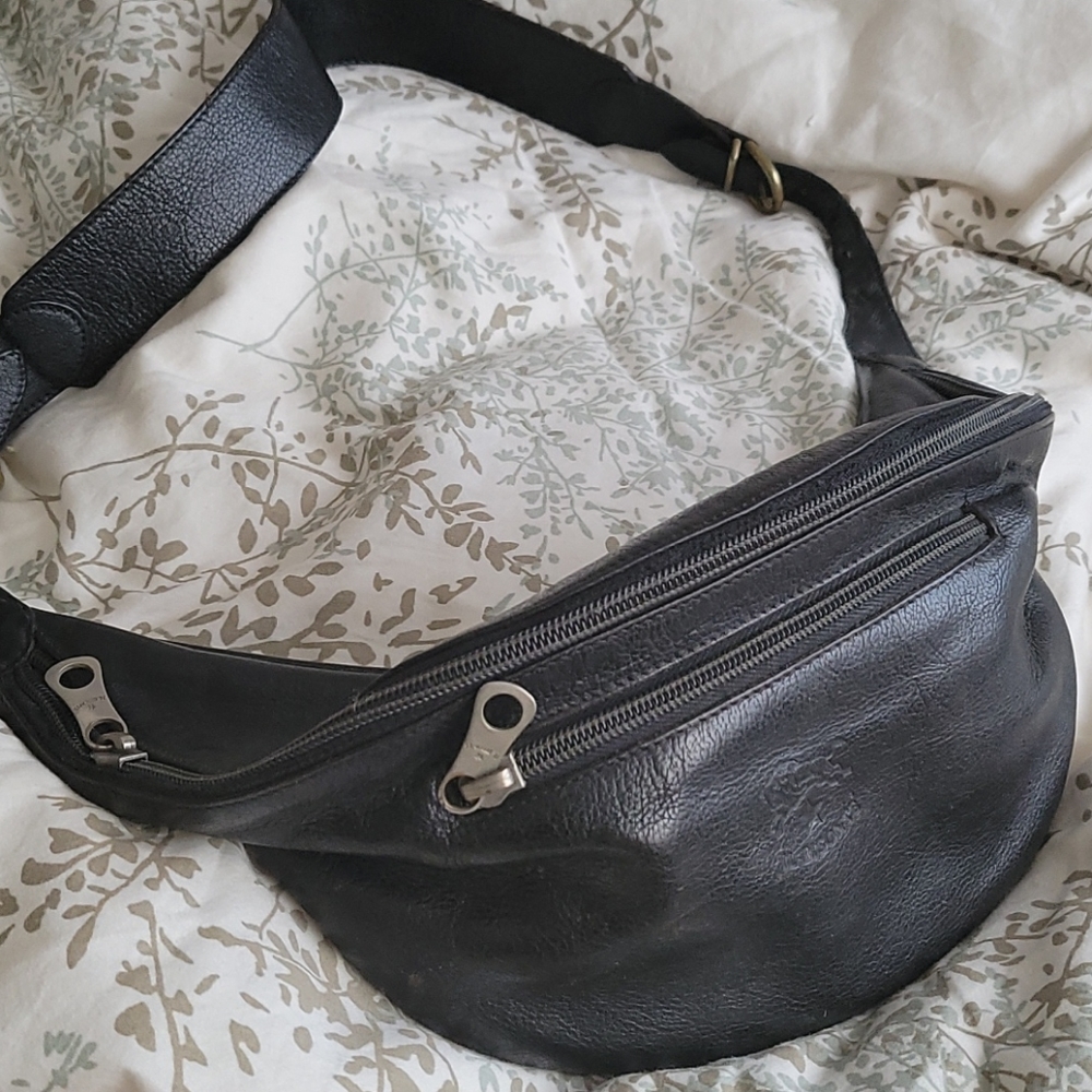 Il Bisonte Black Belt Saddlebag